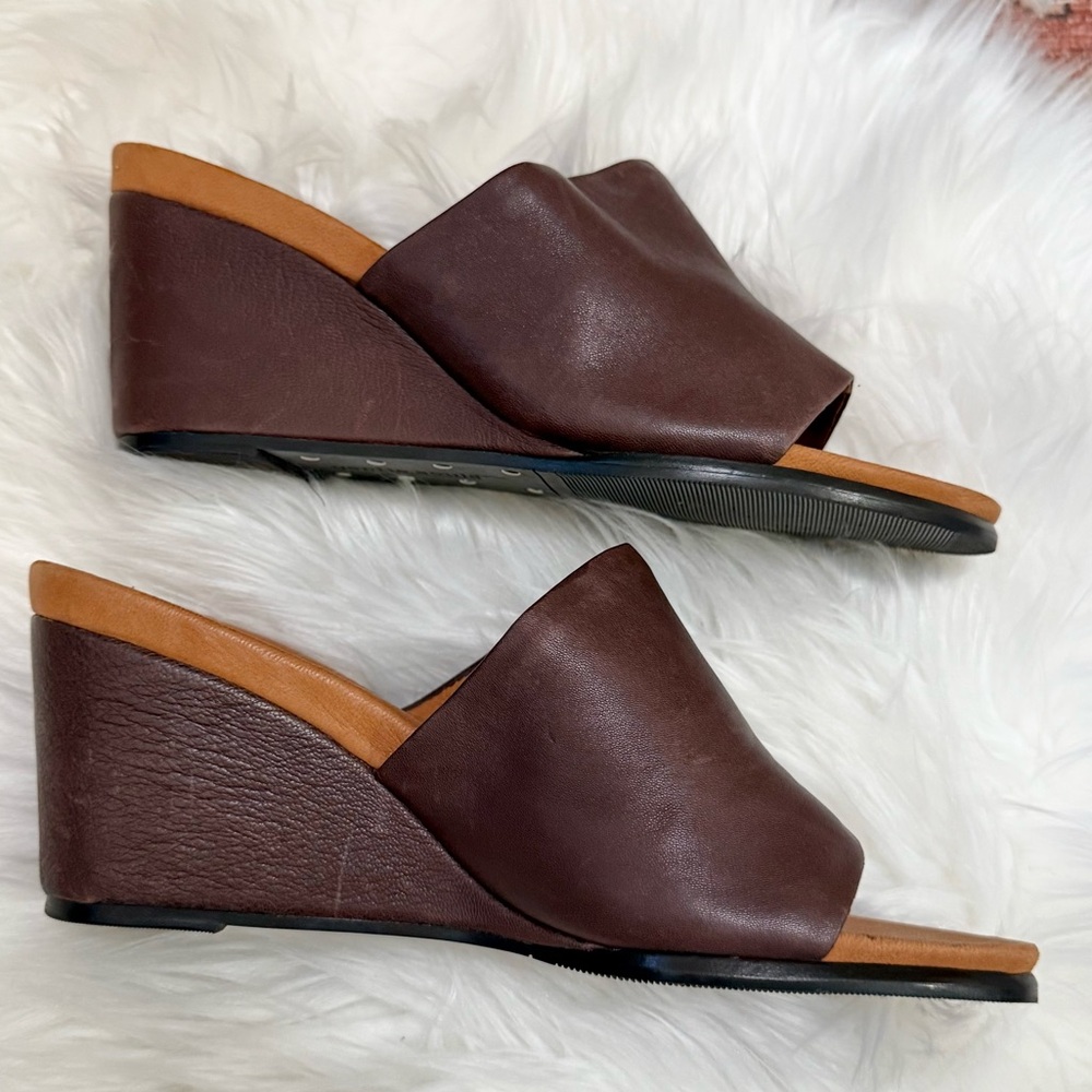 Gentle Souls ‘Gabe-Olicious’ Leather Wedge Slides - Picture 4 of 8